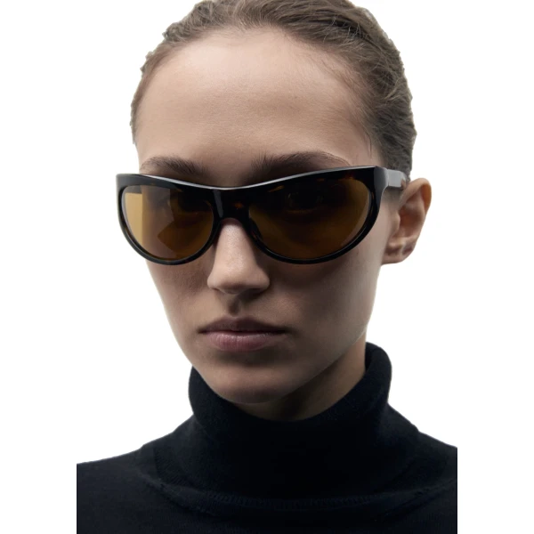 Semi-round sunglasses in tortoise with yellow lenses - Image 4