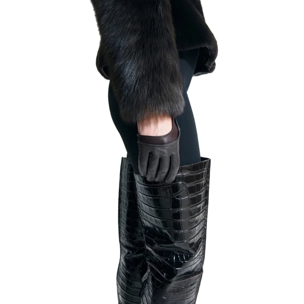 Short leather gloves in brown - Image 2