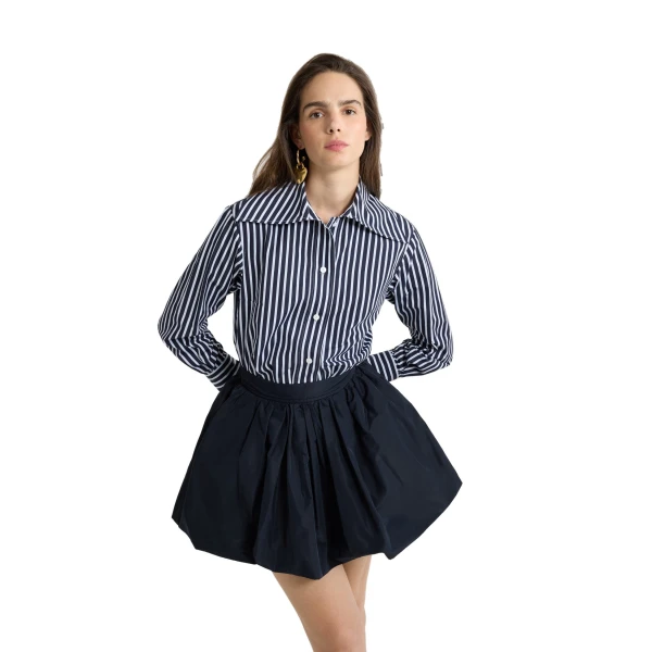 Fitted shirt in Navy Stripes printed organic cotton poplin - Image 4