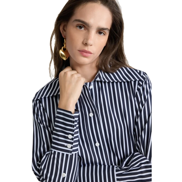 Fitted shirt in Navy Stripes printed organic cotton poplin - Image 5