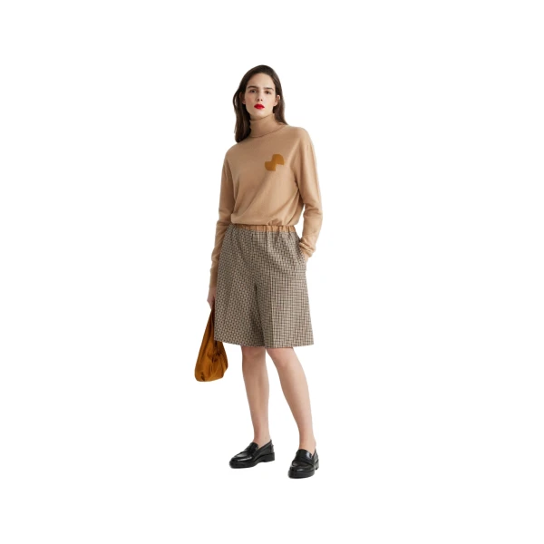 JP turtleneck jumper in Biscuit sustainable wool and cashmere - Image 2