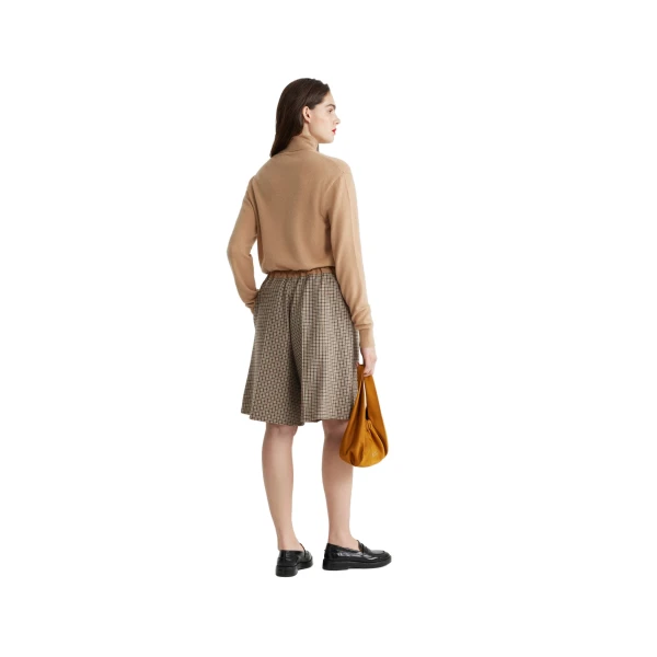 JP turtleneck jumper in Biscuit sustainable wool and cashmere - Image 3