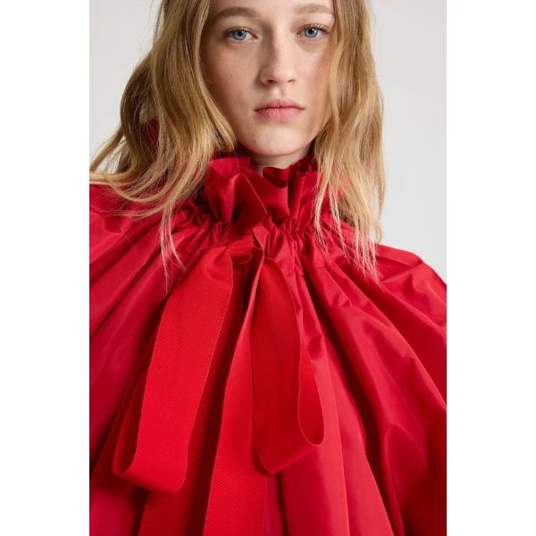 La Patou Blouse in Lipstick Red recycled faille - Image 4