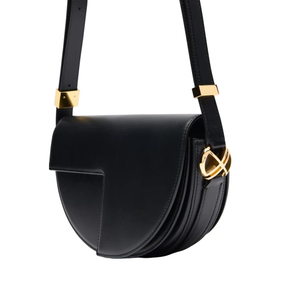 Le Patou bag in Black - Image 3