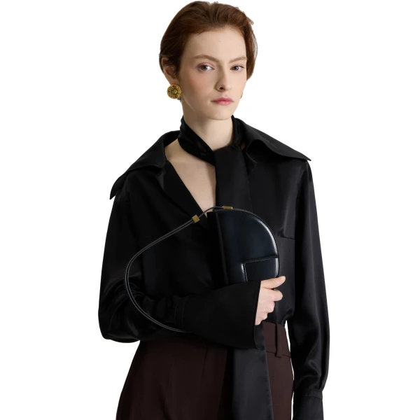 Le Petit Patou bag in Black leather - Image 3
