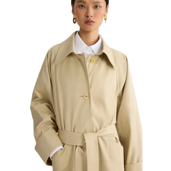 Organic cotton lightweight trench coat in Safari Sand - Image 4