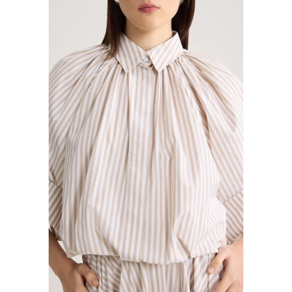 Organic cotton voluminous short-sleeved striped blouse in Dolce Coffee Stripes - Image 4