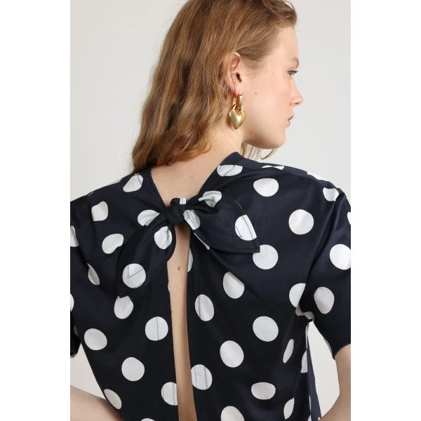 Patou logo split back t-shirt in Navy Polka Dots printed organic cotton - Image 5