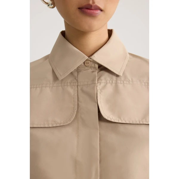 Recycled faille short safari shirt in Dune - Image 4