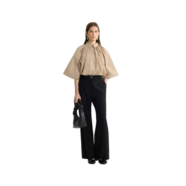 Recycled faille voluminous short-sleeved blouse in Dune - Image 2