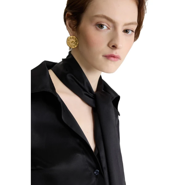 Wide collar blouse in Black organic silk - Image 5