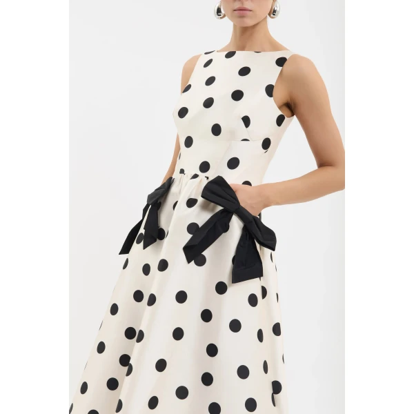 designer dresses at Coveti