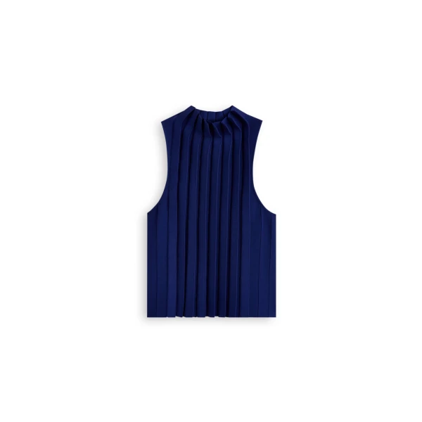 Pleat Tailored Tank in Marine