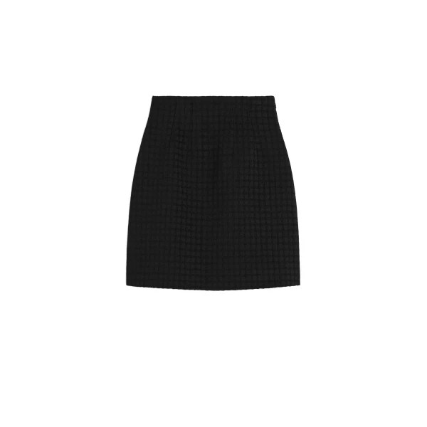 Curved skirt in Black