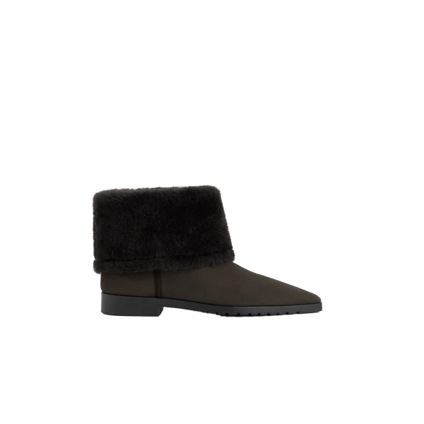 Toteme Fold-down shearling boots in Pepper