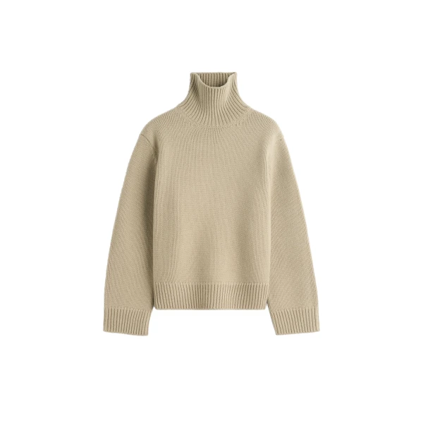 Oversized lambswool turtleneck in Sage
