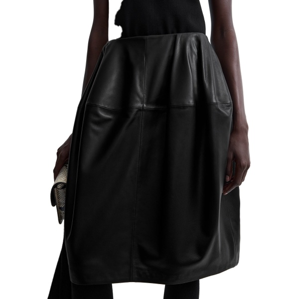 Toteme Sculptural leather skirt in Black, view 5