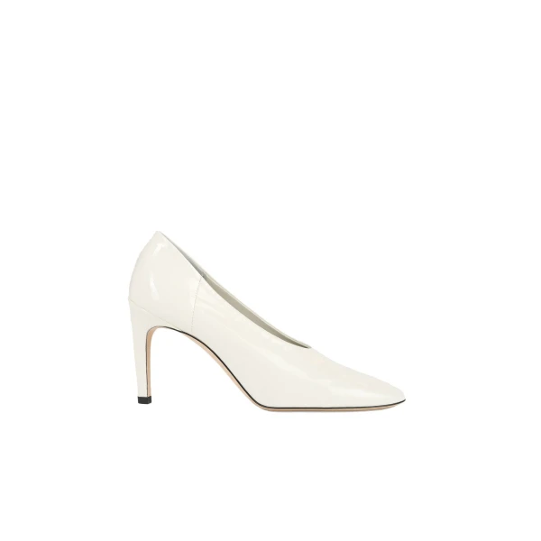 Toteme Slip naplack pumps in Off-white