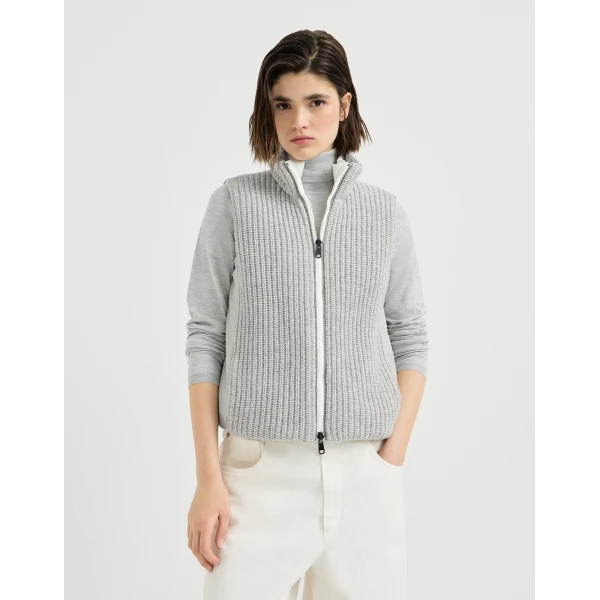 Reversible sleeveless down jacket