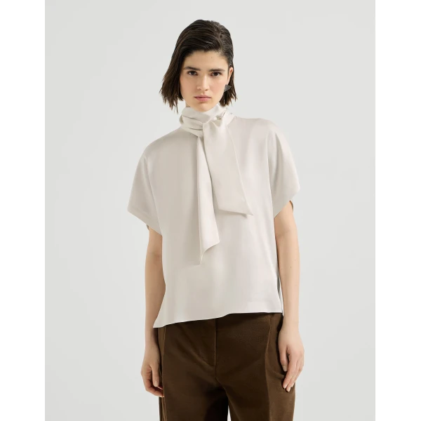 Mock neck T-shirt with monili