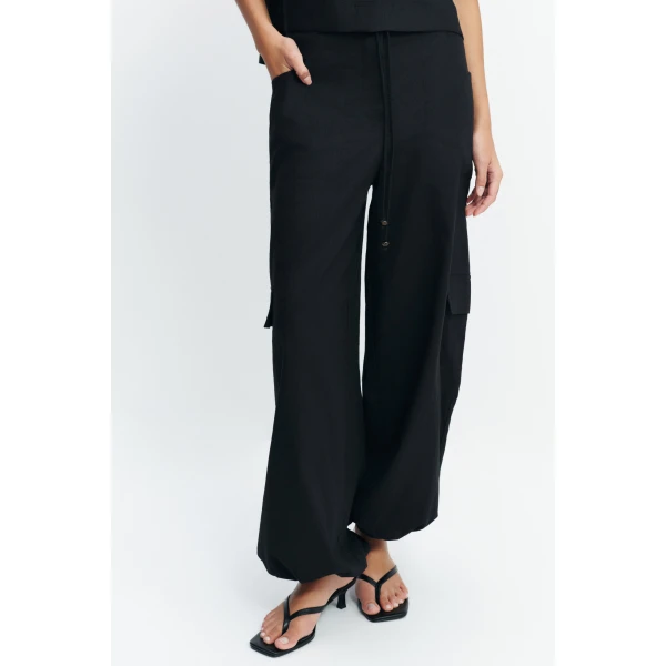 Aje Corine Relaxed Cargo Pant in Black | Pants | Coveti