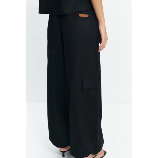 Aje Corine Relaxed Cargo Pant in Black | Pants | Coveti
