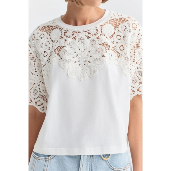 Aje Petalie Cropped Tee in Ivory | T-shirts | Coveti