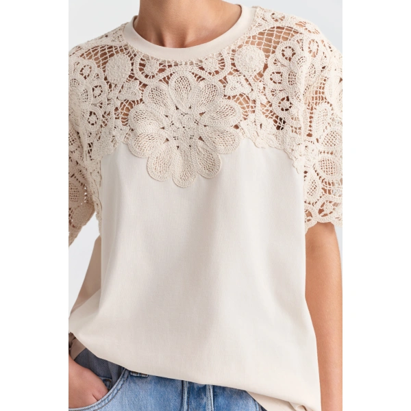 Aje Petalie Oversized Tee in Champagne | T-shirts | Coveti
