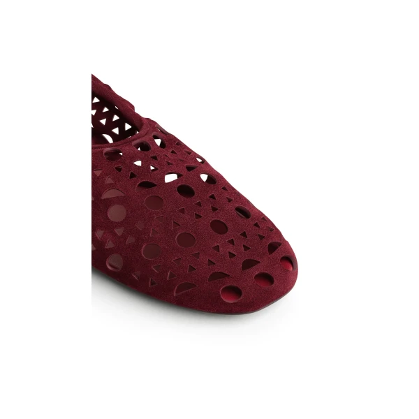 Alaia Slippers Vienne in Suede Calfskin, Cherry | Flats | Coveti