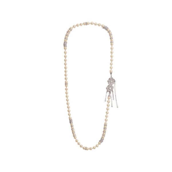 Pearl Necklace with Flower Closure in Pearl and Silver