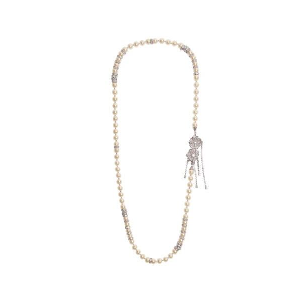Pearl Necklace with Flower Closure in Pearl and Silver