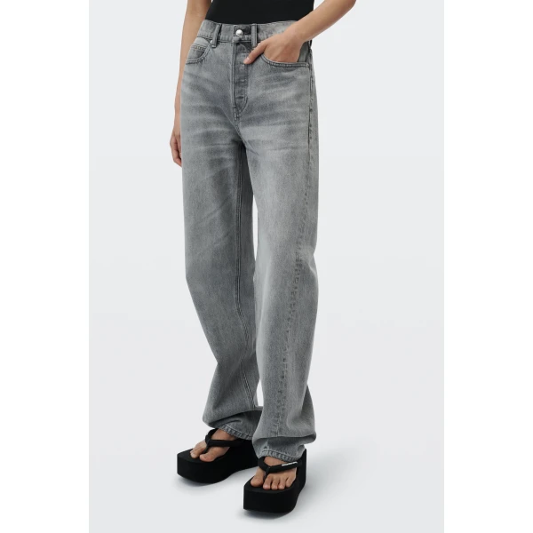 Alexander Wang Float Mid-Rise Relaxed Shadow Pocket Jean in Washed Grey | Denim | Coveti