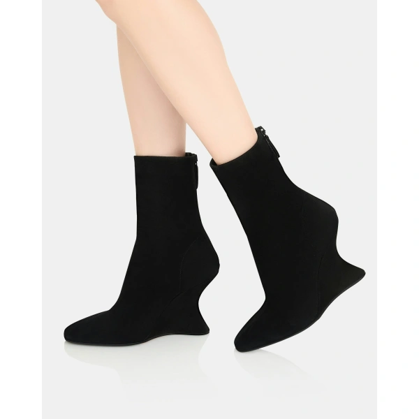 Aquazzura Amore Bootie Wedge 95 in Black, view 5 | Ankle Boots
