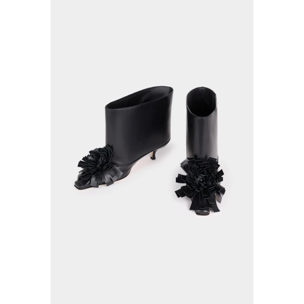 A.W.A.K.E. MODE Dana Boots Super Short With Pom-Poms Black, view 2