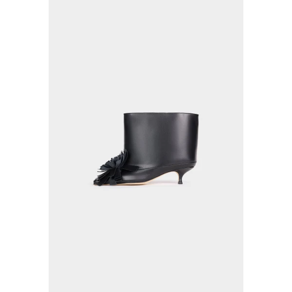 Dana Boots Super Short With Pom-Poms Black