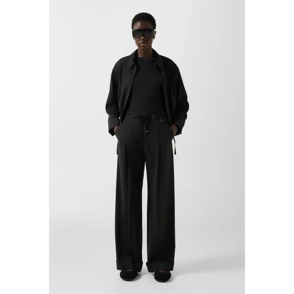 Bogner Elfy Virgin Wool Pleated Trousers in Black, view 5 | Tailored pants | Coveti