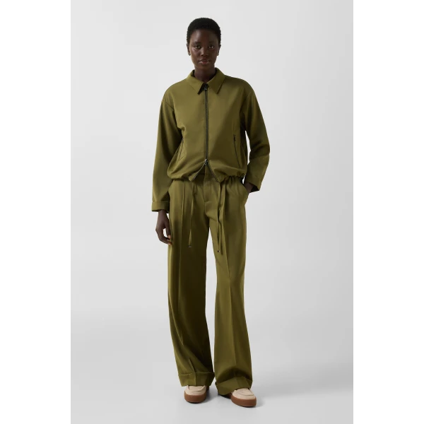 Bogner Elfy Virgin Wool Pleated Trousers in Olive, view 5 | Tailored pants | Coveti