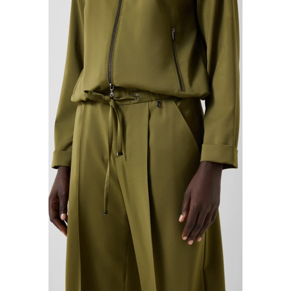 Bogner Elfy Virgin Wool Pleated Trousers in Olive, view 6 | Tailored pants | Coveti