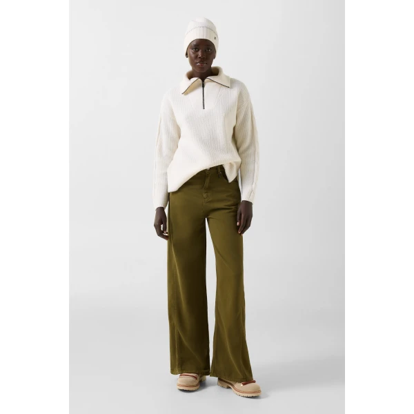 Bogner Larissa Virgin Wool Turtleneck Jumper in Off White, view 5 | Turtlenecks | Coveti
