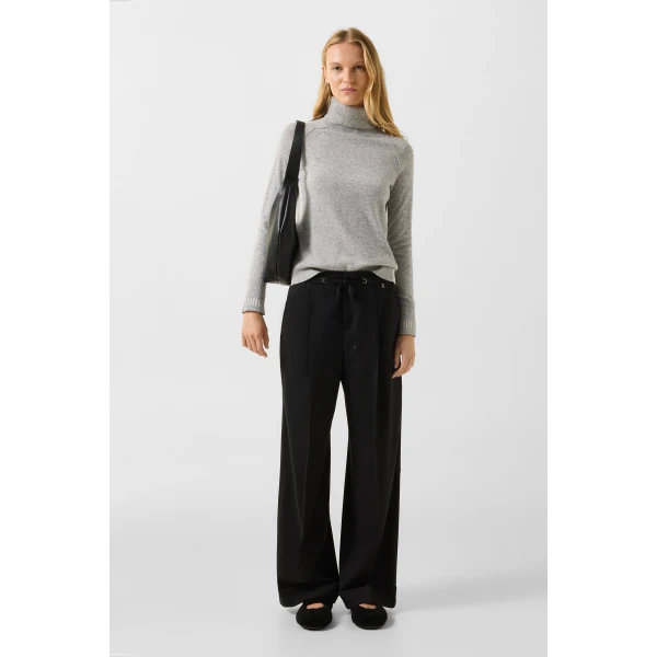 Bogner Vaiana Pure New Wool and Cashmere Jumper in Light Grey, view 5 | Sweaters | Coveti