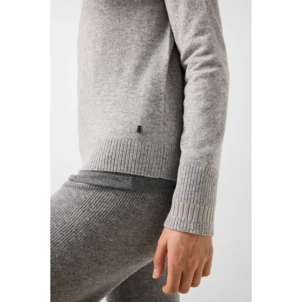 Bogner Vanessa Pure New Wool and Cashmere Jumper in Light Grey, view 6 | Sweaters | Coveti