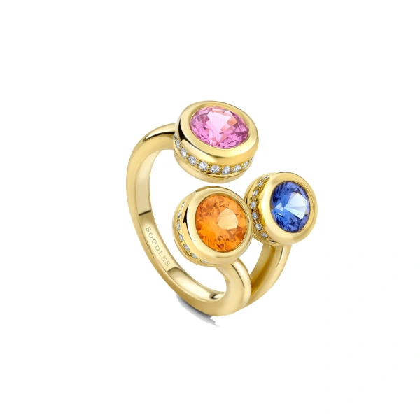 Boodles Beach Three Stone Sapphire Garnet Tanzanite Yellow Gold Ring | Fine Rings | Coveti