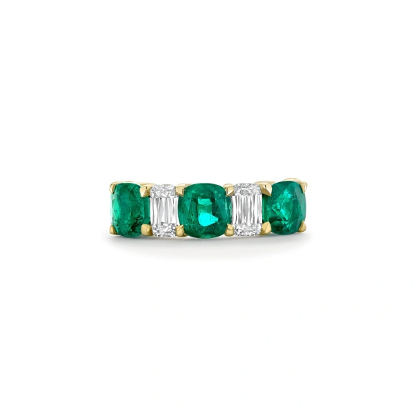 Boodles Classic Emerald and Ashoka Diamond Yellow Gold Eternity Ring | Fine Rings | Coveti