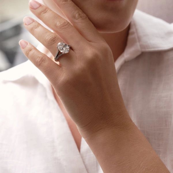 Boodles Classic Split Shoulder Platinum Diamond Ring | Fine Rings | Coveti