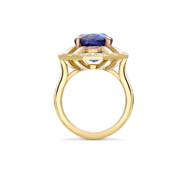 Boodles Fifth Avenue Oval Sapphire Yellow Gold Ring | Fine Rings | Coveti