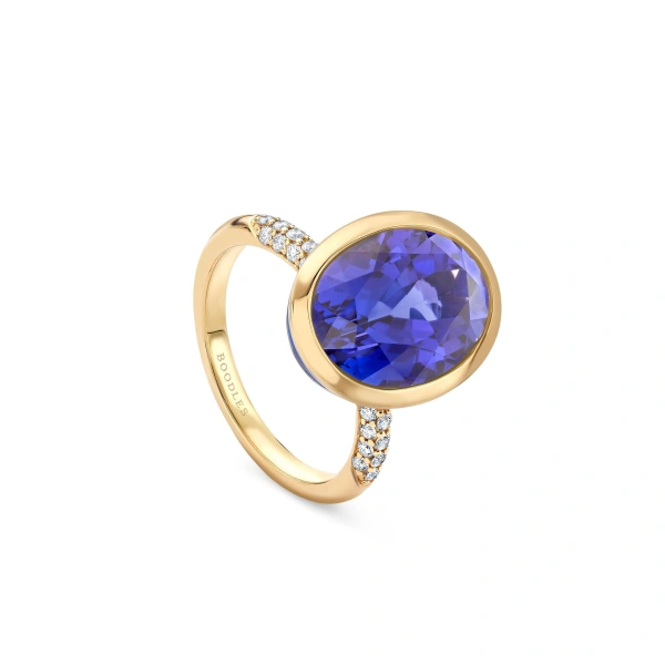Boodles Florentine Dolce Vita Oval Yellow Gold Ring | Fine Rings | Coveti