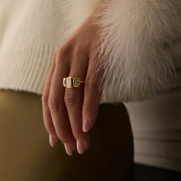 Boodles Florentine Three Stone Ashoka Diamond Yellow Gold Ring | Fine Rings | Coveti