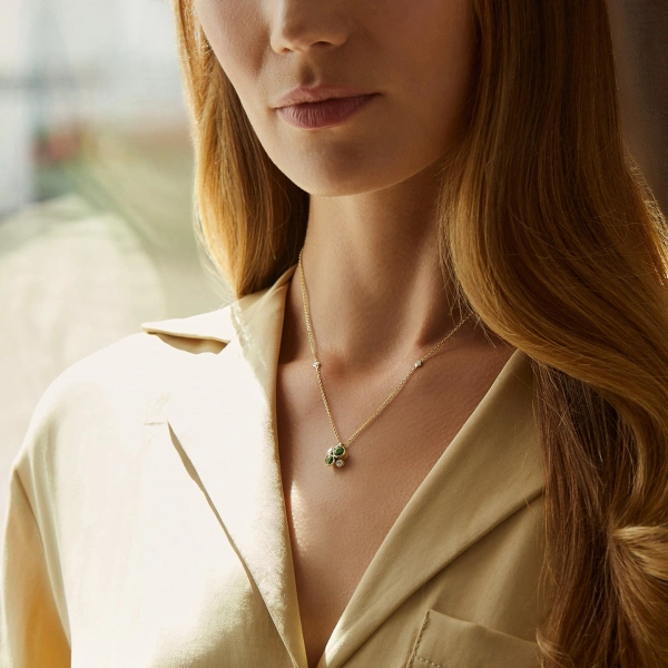 Boodles Raindance Yellow Gold Emerald Cluster Pendant | Fine Necklaces | Coveti
