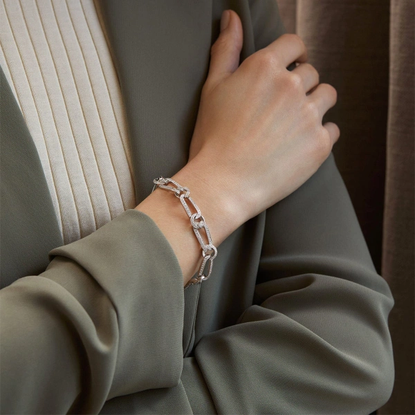 Boodles The Knot White Gold Diamond Bracelet | Fine Bracelets | Coveti
