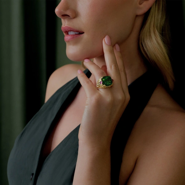 Boodles The Palace Collection The Great Vine Peridot Ring | Fine Rings | Coveti